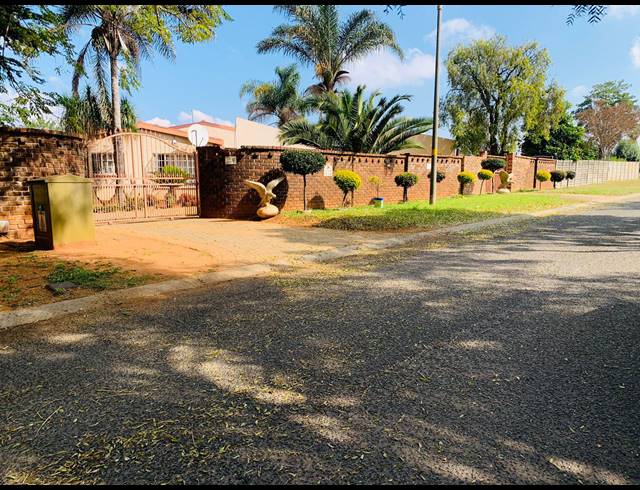 5 BEDROOM HOUSE RENTED IN BIRCHLEIGH